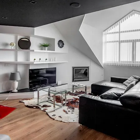 Oktheway Loft Maestranza Apartment *